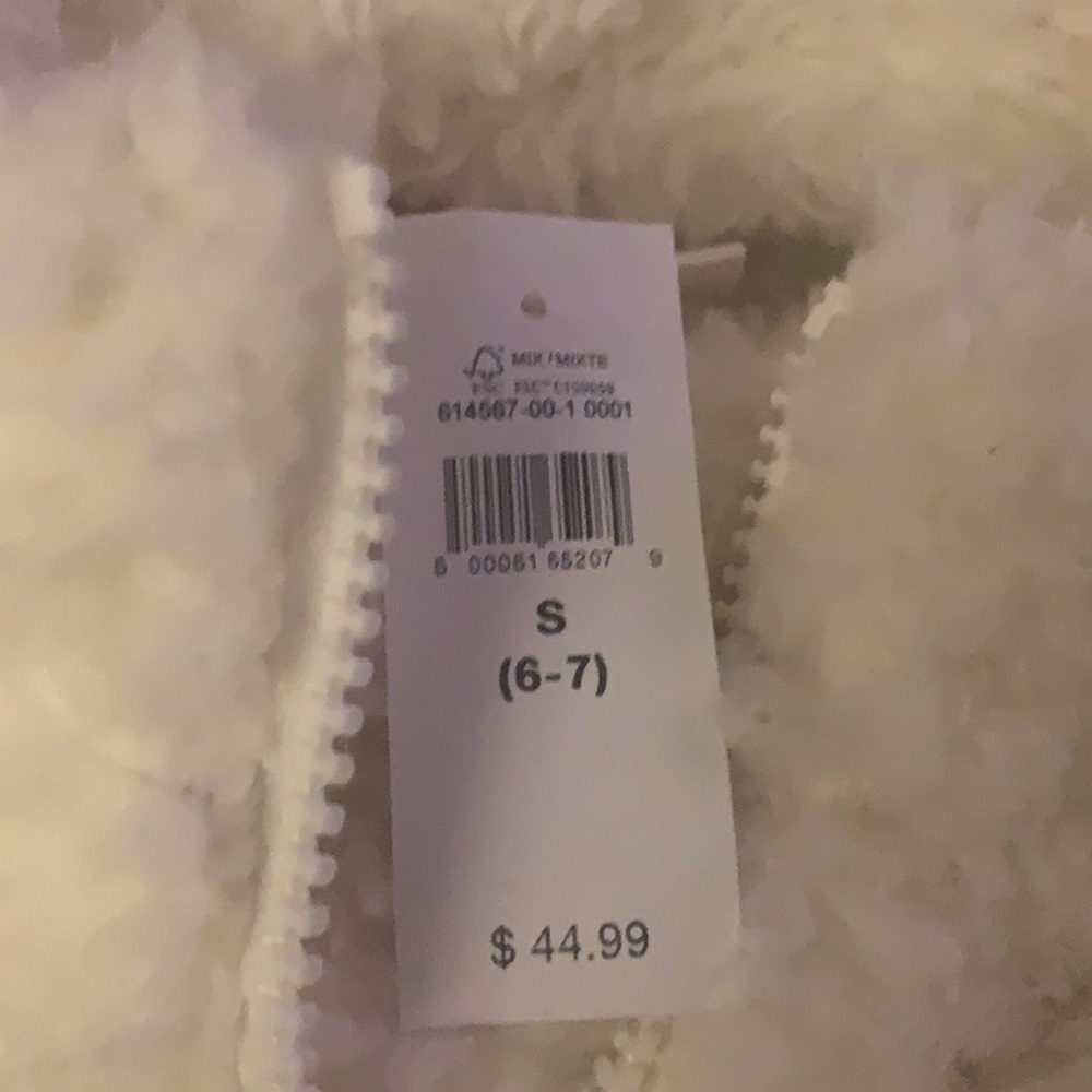 GAP Girl’s Pullover Hoodie - NWT - Picture 2 of 2